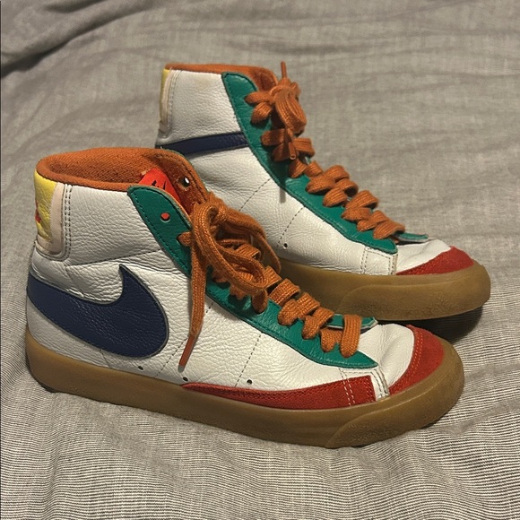Nike White and Red High-Top Sneakers with Green Accents - Picture 1 of 11